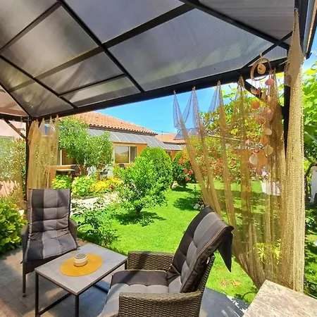 Guest house Dom Zaharievi *